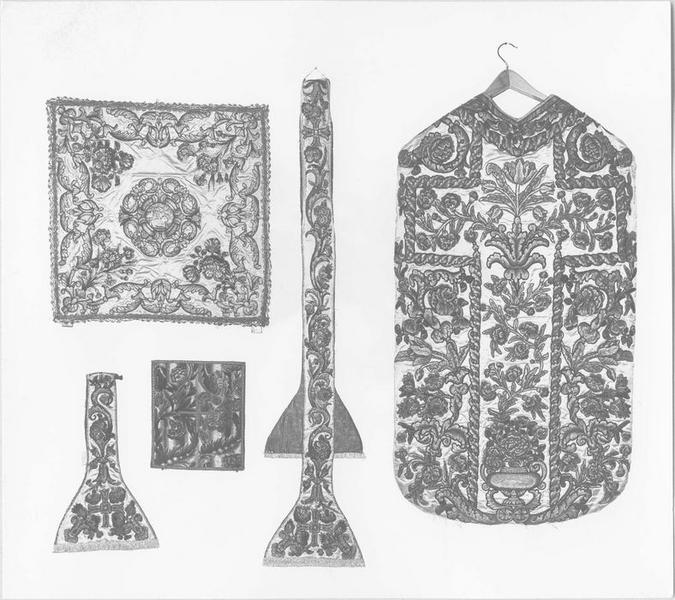 chasuble, étole, voile du calice, bourse, manipule, vue générale