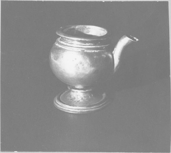 burette, vue générale - © Ministère de la Culture (France), Médiathèque du patrimoine et de la photographie (objets mobiliers), tous droits réservés