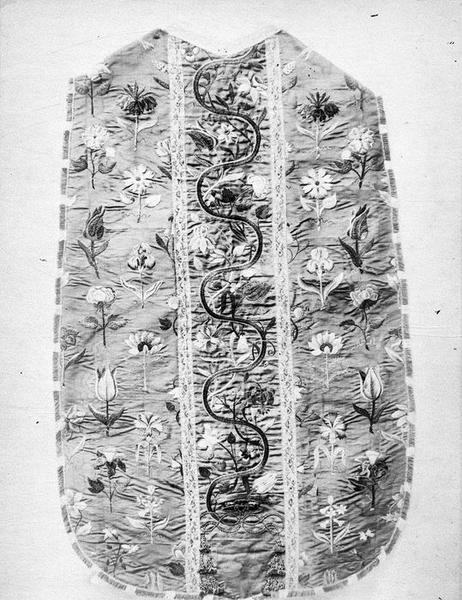 chasuble, vue générale - © Ministère de la Culture (France), Médiathèque du patrimoine et de la photographie (objets mobiliers), tous droits réservés