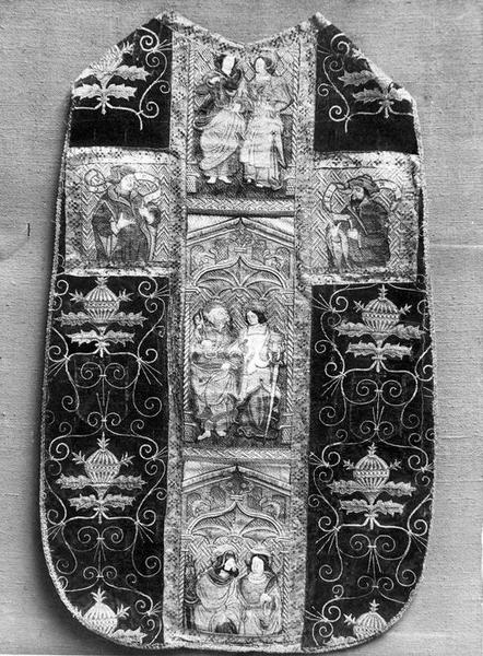 chasuble de Nicolas de Fiesque, archevêque d'Embrun, vue générale - © Ministère de la Culture (France), Médiathèque du patrimoine et de la photographie (objets mobiliers), tous droits réservés