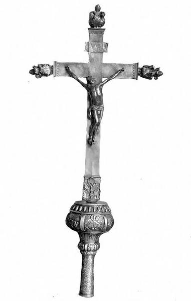 croix et hampe de procession de Charles Brûlart de Genlis, archevêque d'Embrun, vue générale