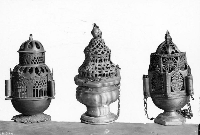 encensoirs, vue générale - © Ministère de la Culture (France), Médiathèque du patrimoine et de la photographie (objets mobiliers), tous droits réservés