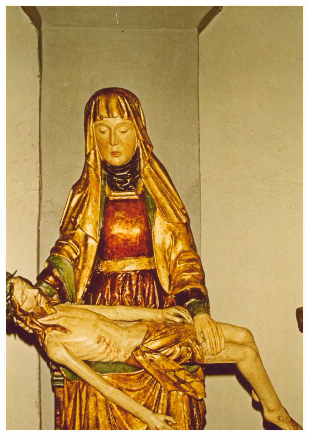 statue : Vierge de Pitié