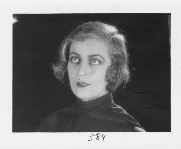 Visage de Diana Karenne