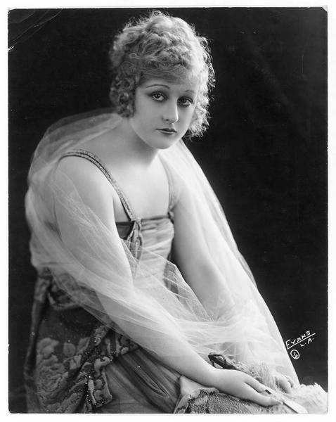 Portrait de Grace Darmond dans le rôle de Gloria Graham