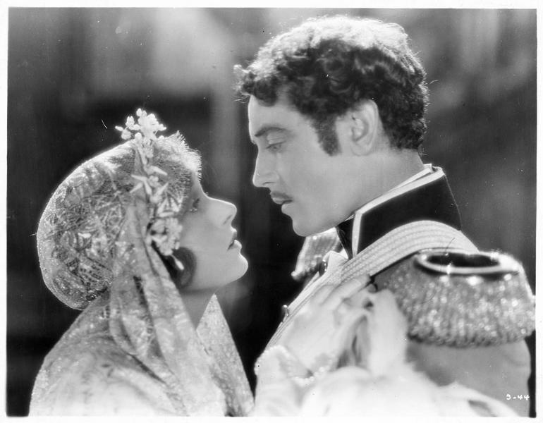 La comtesse Mariana Beltrami (C. Griffith) et Adrian Murillo (E. Hanson)