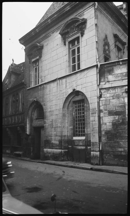 Pavillon, façade sur rue