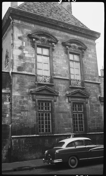 Pavillon, façade sur rue