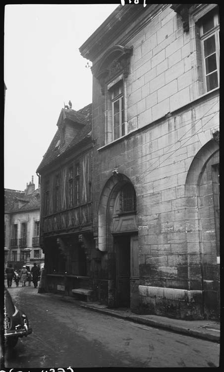 Façade latérale sur rue