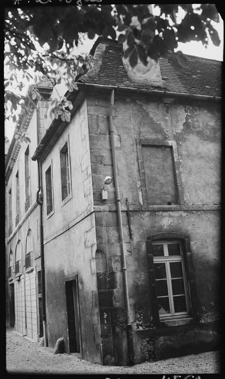 Bâtiment annexe : angle de façade