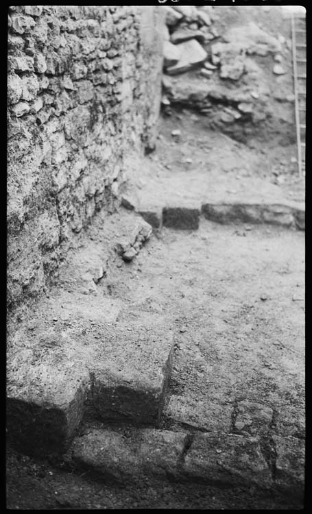 Fouilles archéologiques : mise au jour de soubassements