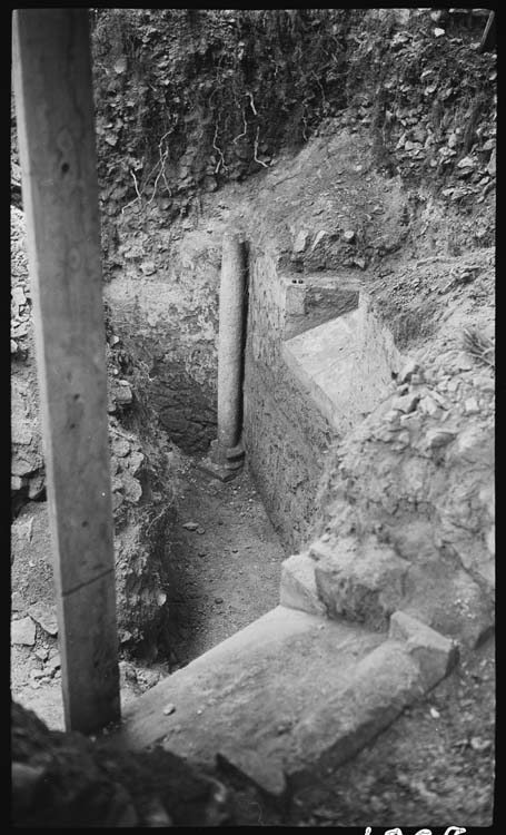 Fouilles archéologiques : colonne