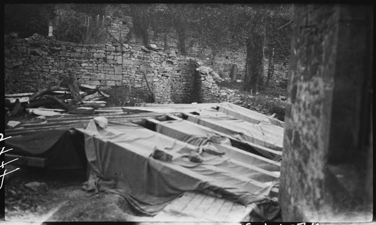 Fouilles archéologiques : zone de sondages bâchée