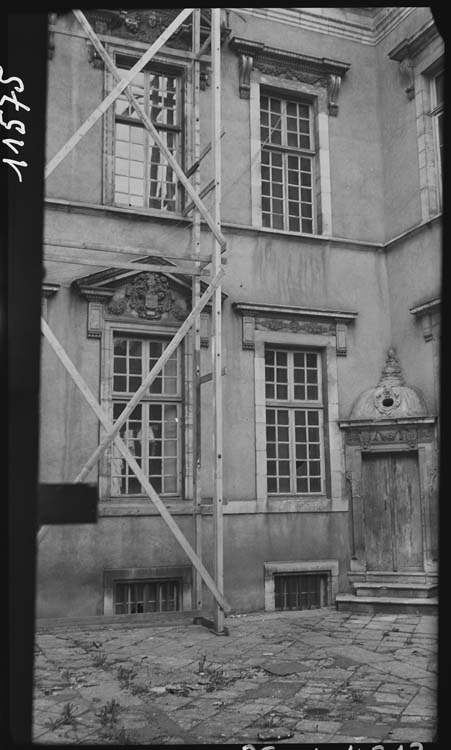 Façade sur cour en travaux