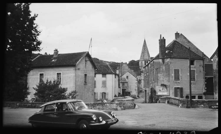 Clocher vu de la rue du Château-d’Eau