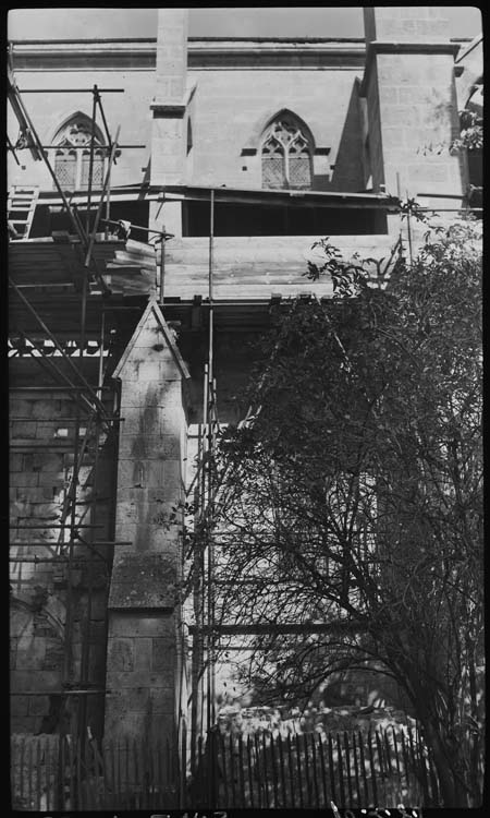 Eglise abbatiale : bas-côté sud en travaux