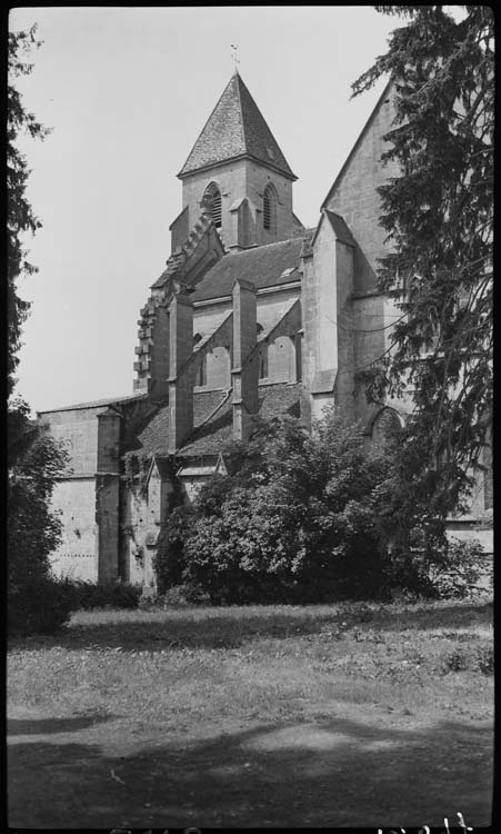 Eglise abbatiale : bas-côté sud et clocher