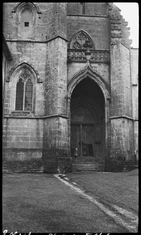 Eglise abbatiale : portail ouest