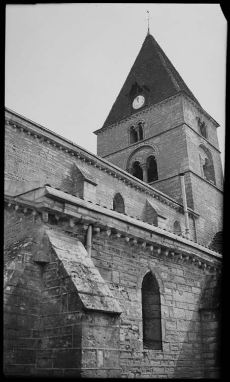 Bas-côté nord et clocher