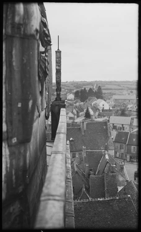 Tour nord : balustrade, détail d’une sculpture