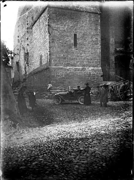 Base du clocher ; automobile