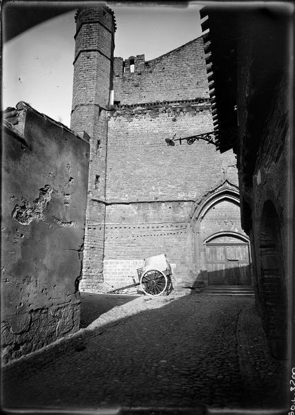 Eglise, face ouest, tourelle sur angle nord