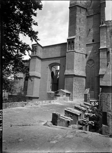 Partie inachevée, vue du jardin public