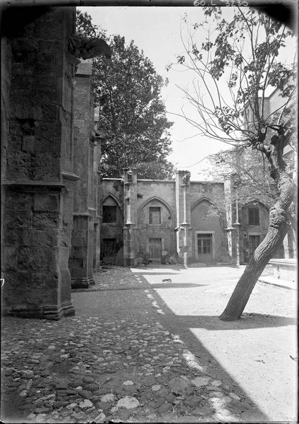 Cloître, côté est