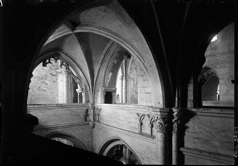 Vue intérieure du triforium côté sud