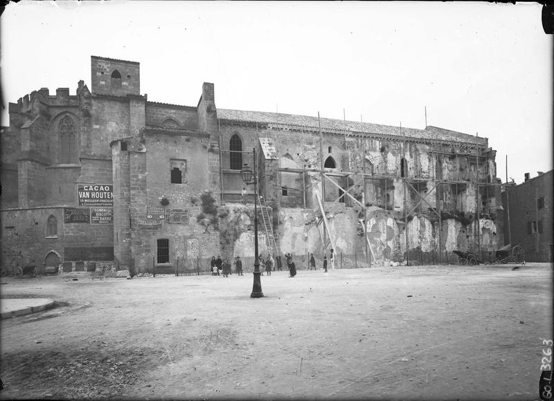 Echafaudages sur la façade nord