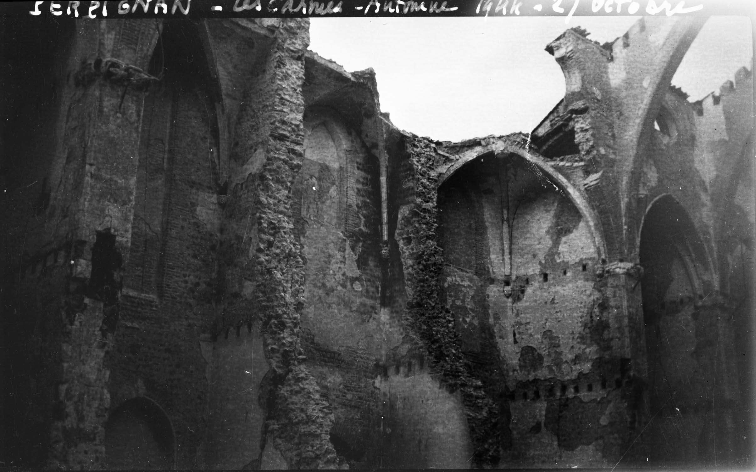 L’église après l’incendie du 14 septembre 1944