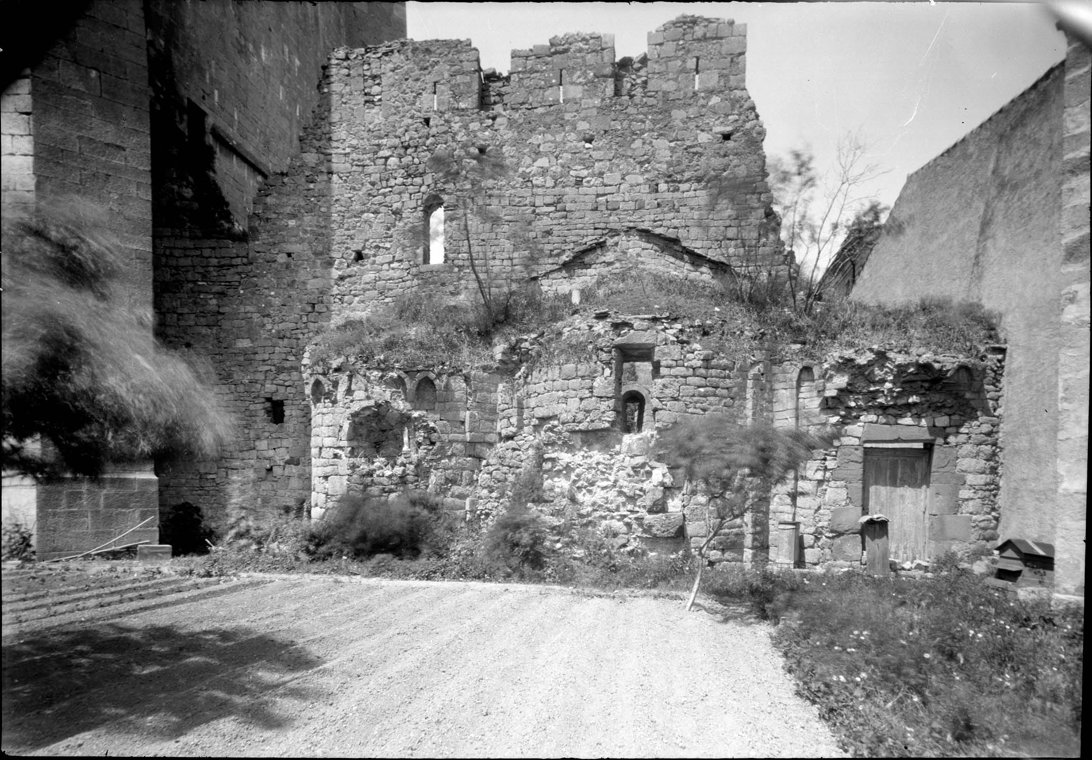 Dégradations des absidioles romanes