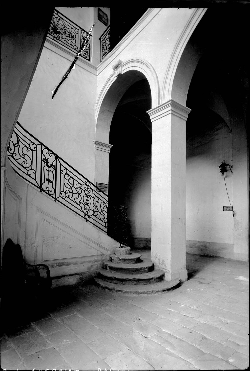 Rampe d’escalier dans le palais abbatial