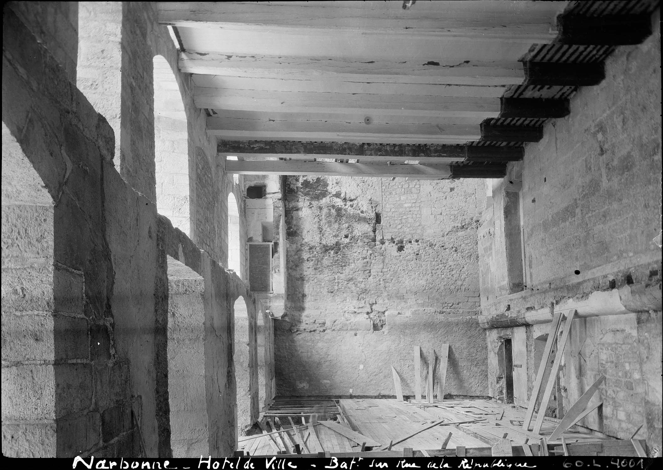 Chapelle de la Madeleine, bâtiment sur la rue de la République : travaux intérieurs