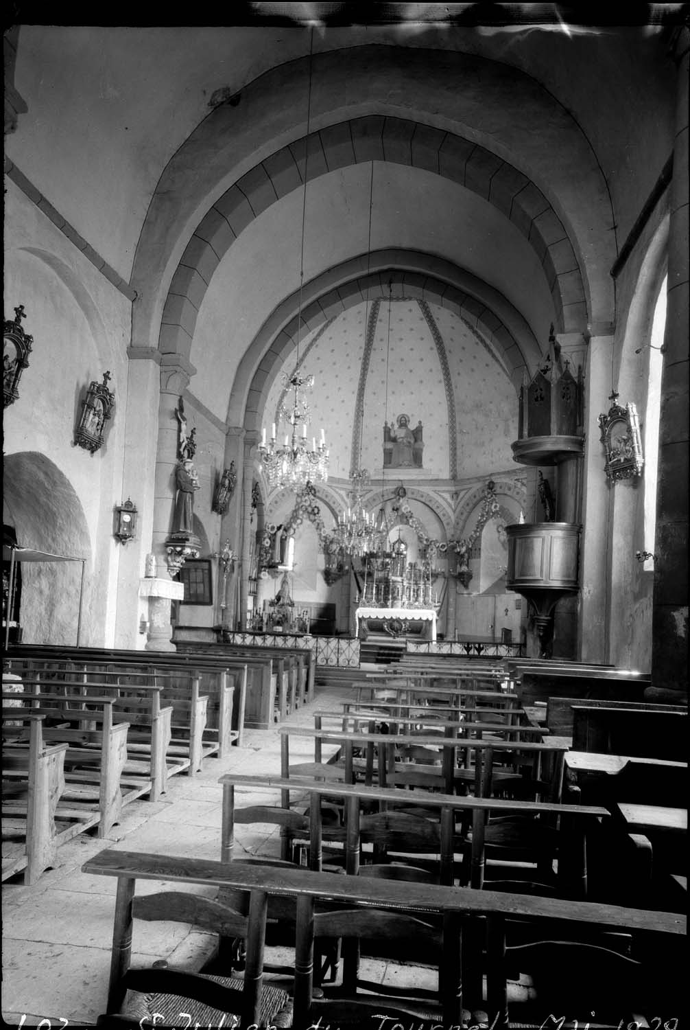 Nef en direction du choeur