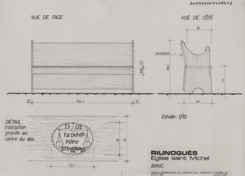 Banc : détails de l'inscription gravée au centre du dos.