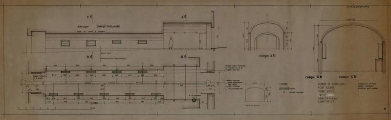 Tunnel d'accès : aménagement ; projet ; plan au sol, coupe longitudinale, coupes AB et CD, éch. 1/50 ; plan vue de face porte sur bastion éch. 1/20 ; le tout coté et repérage des emplacements des câbles électriques.