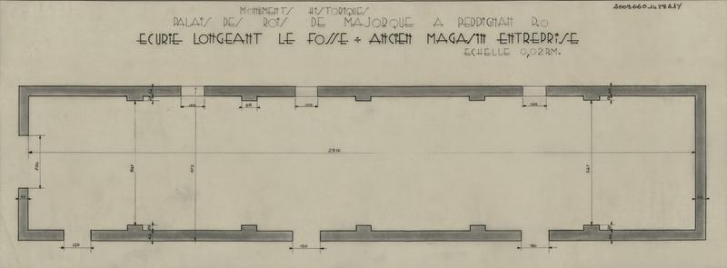 Ecurie longeant le fossé ; ancien magasin entreprise : plan coté.