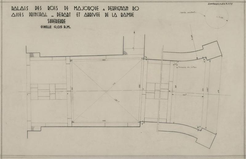 Palais des Rois de Majorque ; accès principal ; départ et arrivée de la rampe supérieure : plan coté.