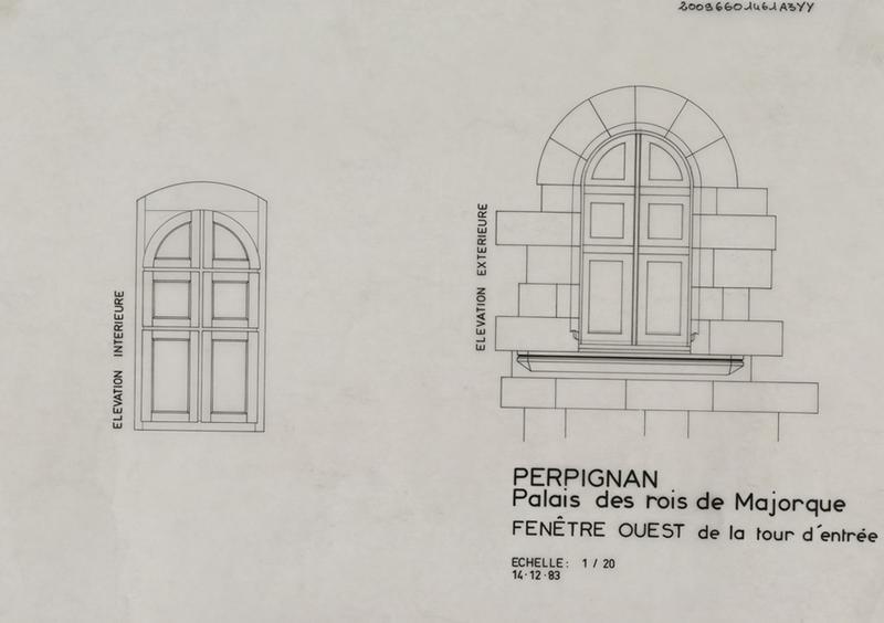 Palais des Rois de Majorque ; fenêtre Ouest de la tour d'entrée : élévations intérieure et extérieure.