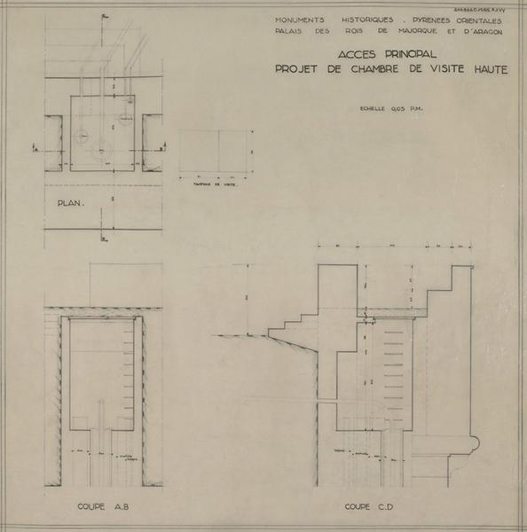 Palais des Rois de Majorque ; accès principal ; projet de chambre de visite haute : coupe AB et CD et plan avec localisation des réseaux gaz, eau et électricité.