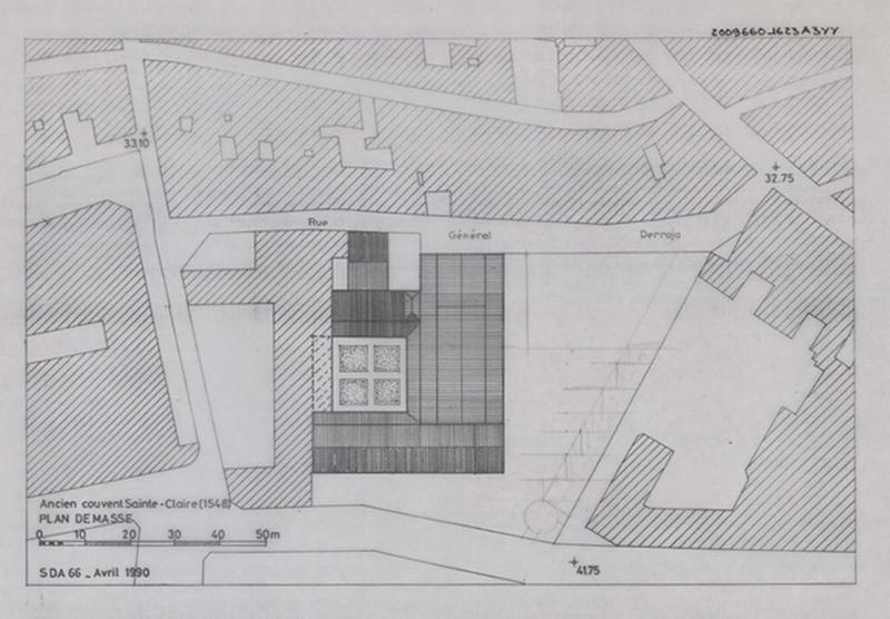 Plan de masse avec mentions des surfaces des différents bâtiments.