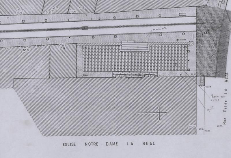 Plan de masse de l'église et de ses abords.