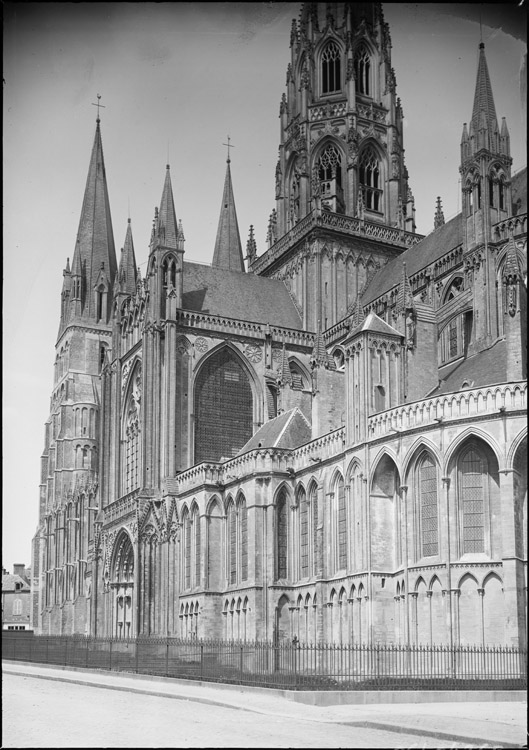 Façade sud vue de l’abside