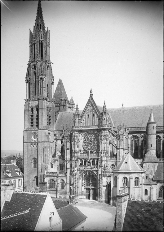 Façade sud : flèche et transept