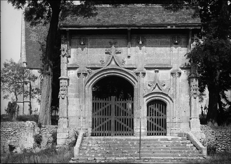 Porche de l’ancien cimetière