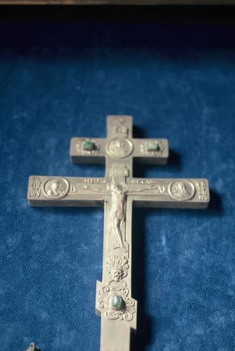 croix : Crucifixion avec la Mère de Dieu et l'apôtre Jean - © Ministère de la Culture (France), Médiathèque du patrimoine et de la photographie (objets mobiliers), tous droits réservés