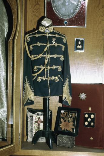 souvenirs du Tsar Alexandre II : veste provenant d'un uniforme porté par le tsar - © Ministère de la Culture (France), Médiathèque du patrimoine et de la photographie (objets mobiliers), tous droits réservés