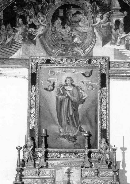 gradins d'autel et tableau de l'Immaculée Conception avec son encadrement, vue générale - © Ministère de la Culture (France), Médiathèque du patrimoine et de la photographie (objets mobiliers), tous droits réservés