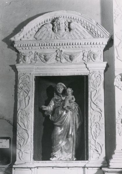 2 niches et statuette : Vierge à l'Enfant